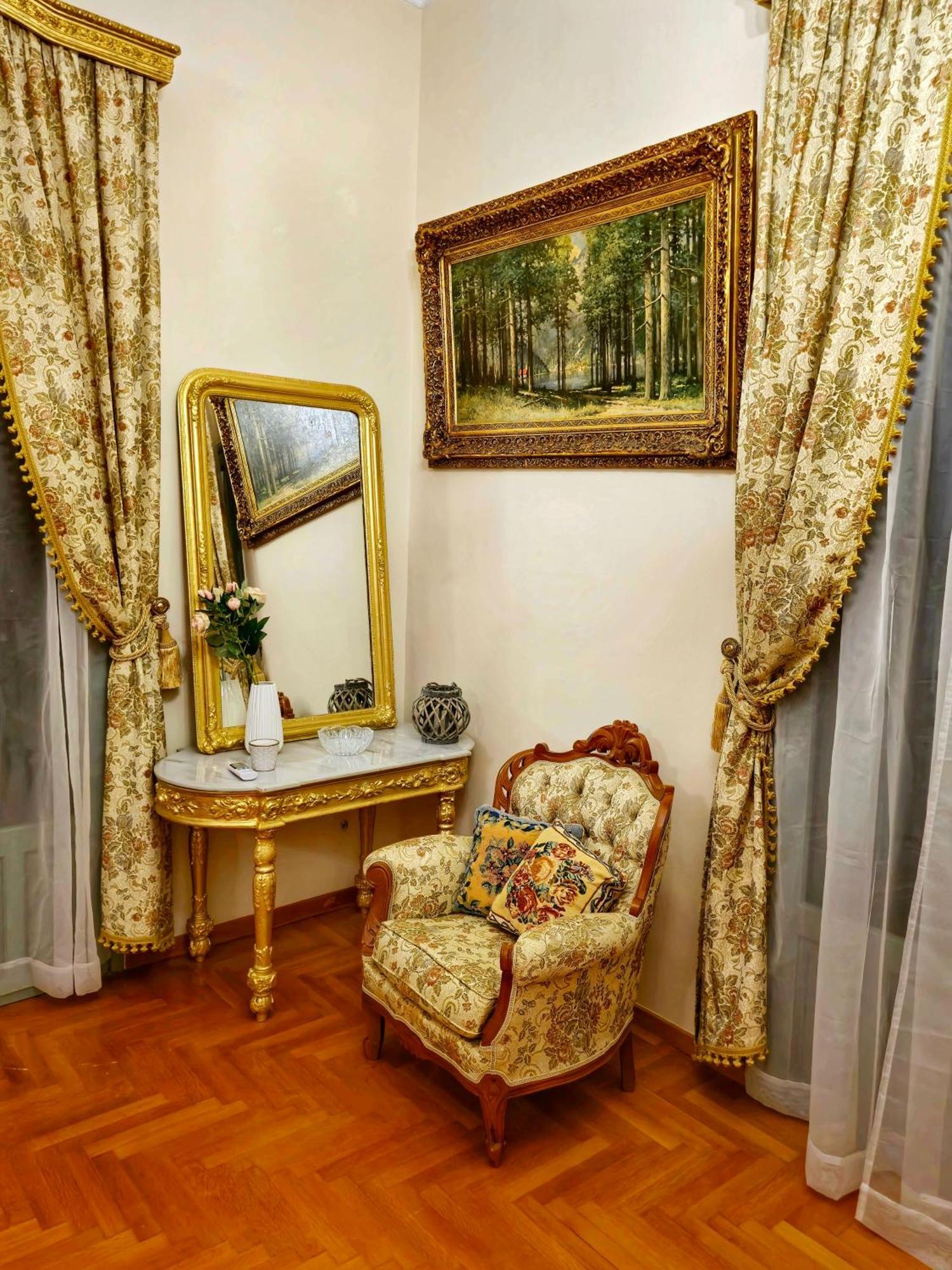 Rodon Manor Apartment